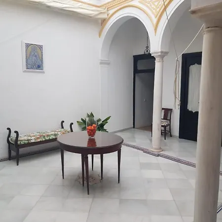 Casa S. Xix En Pleno Centro De Carmona (Seville)